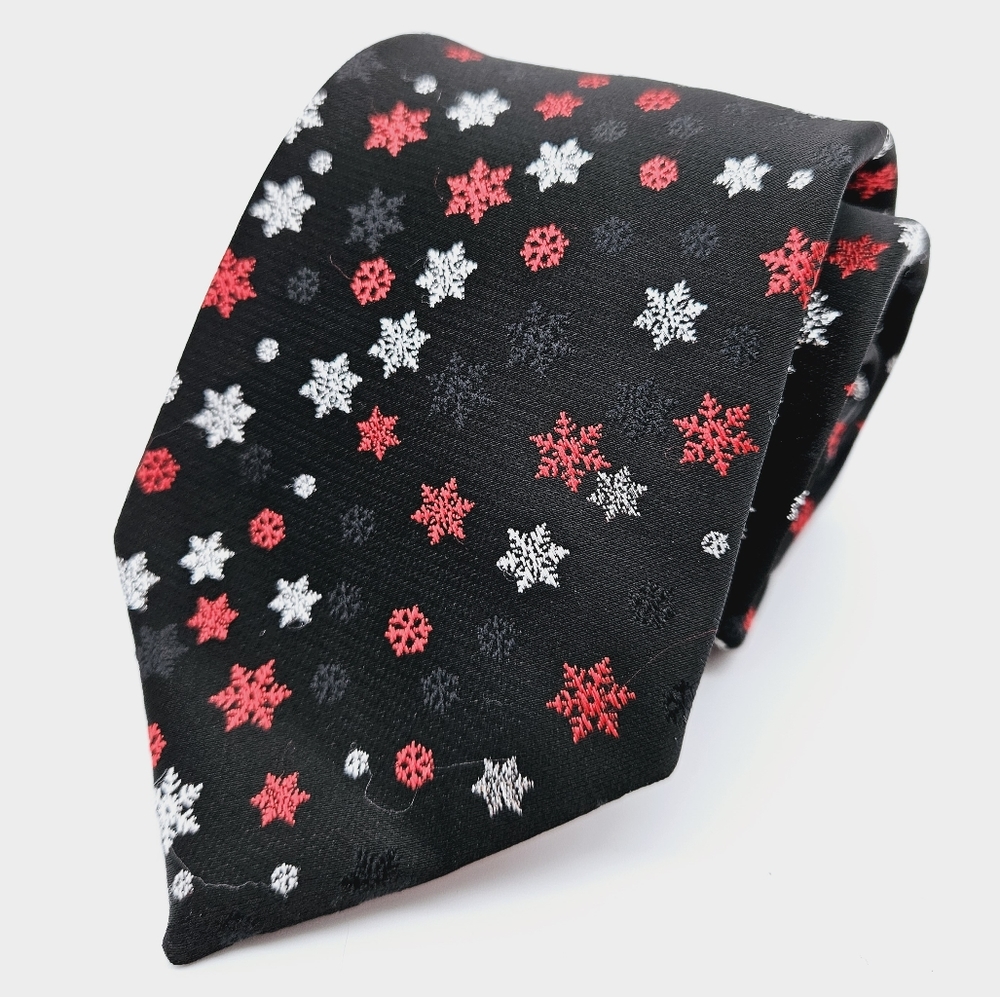 HALLMARK | Holiday Traditions snowflake winter Christmas neck tie